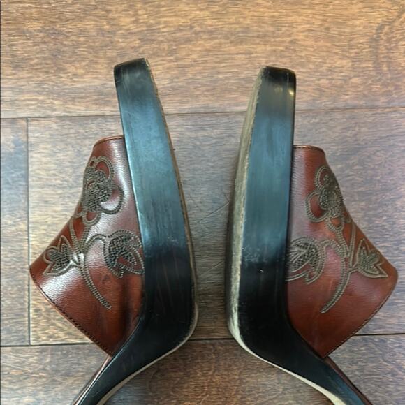 Via Spiga Rare Retro Square Toe Platform Heels, Embroidered Leather, Size 6 - Picture 8 of 15